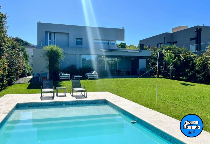 Casas - Funes -  Alquiler