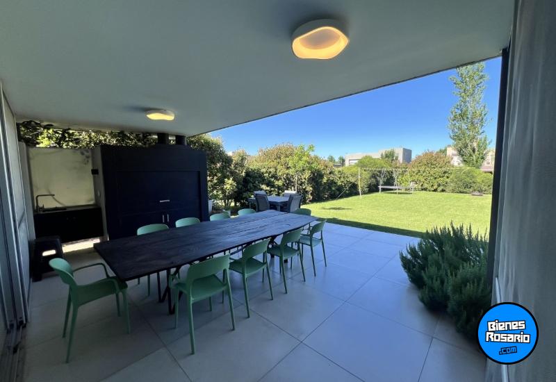 Casas - Funes -  Alquiler