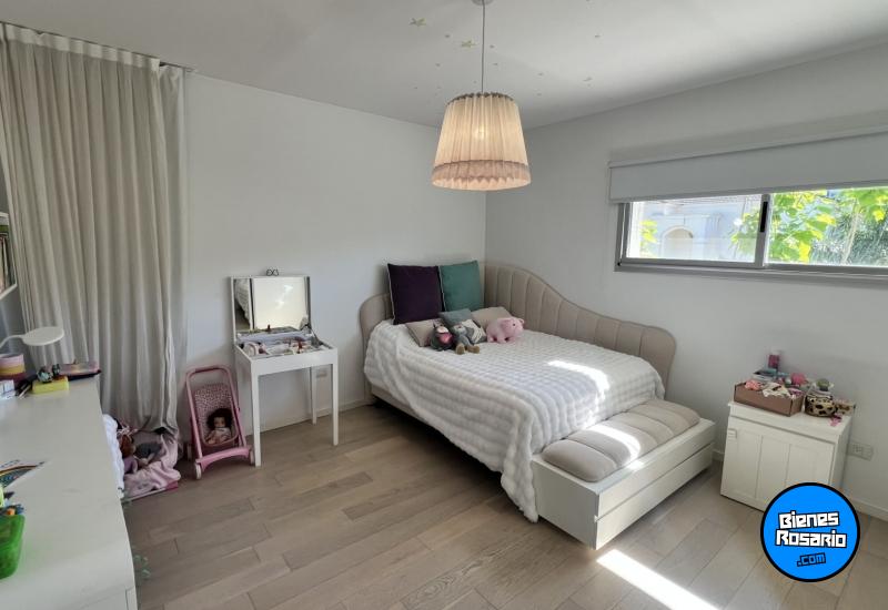 Casas - Funes -  Alquiler