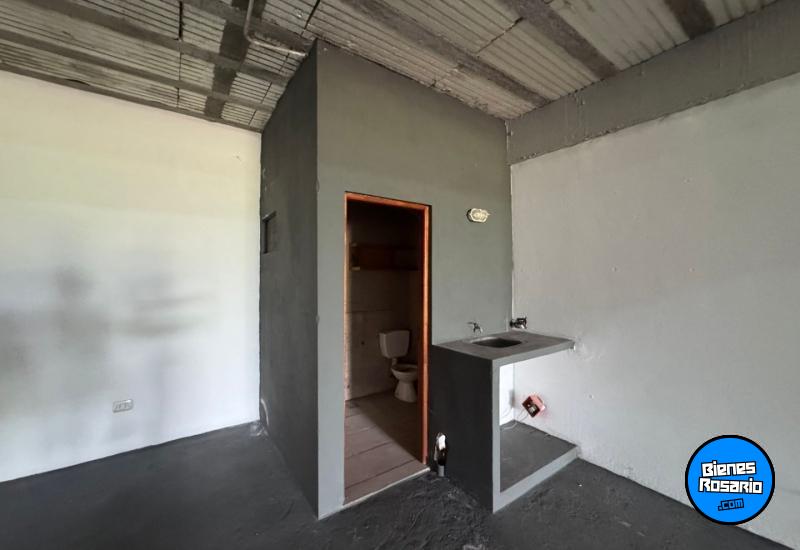 Galpones / Depósitos - Roldan - Venta