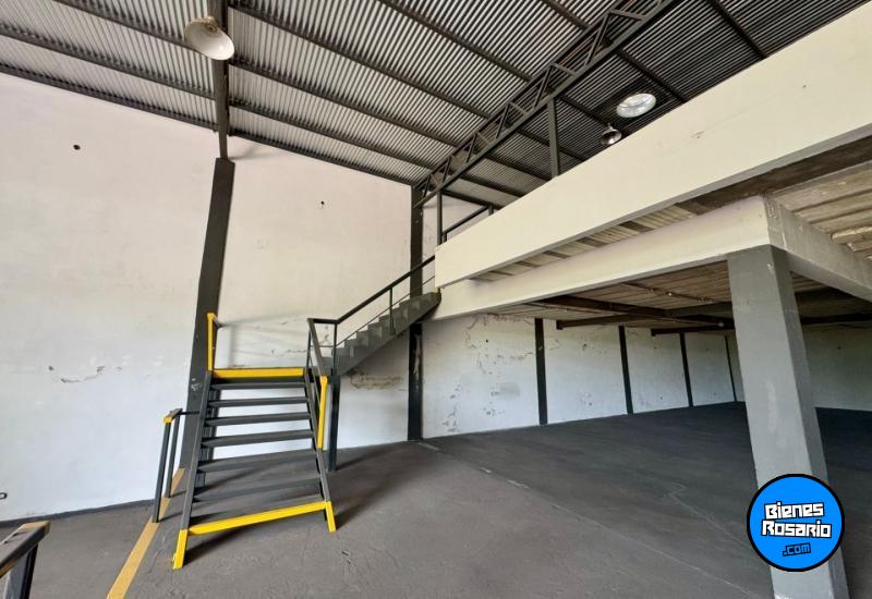 Galpones / Depósitos - Roldan - Venta