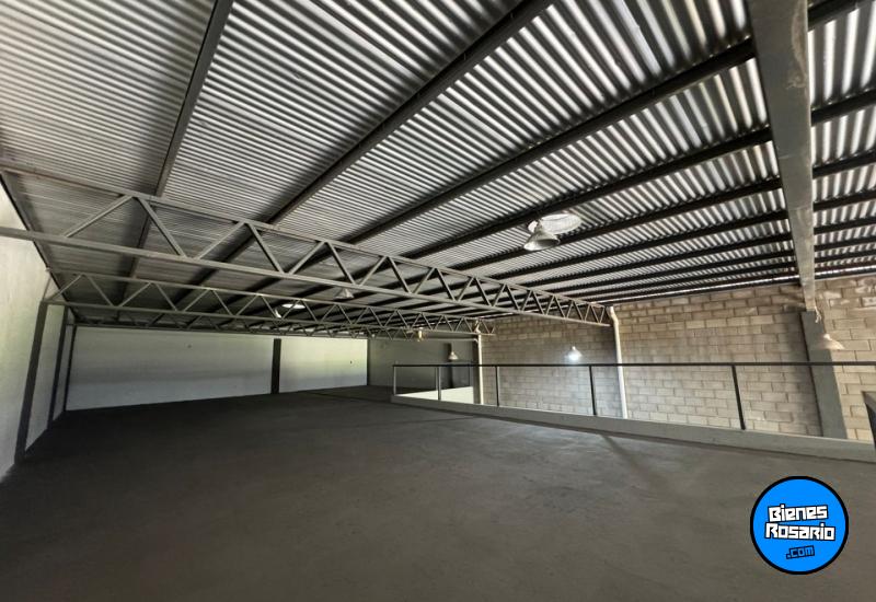 Galpones / Depósitos - Roldan - Venta