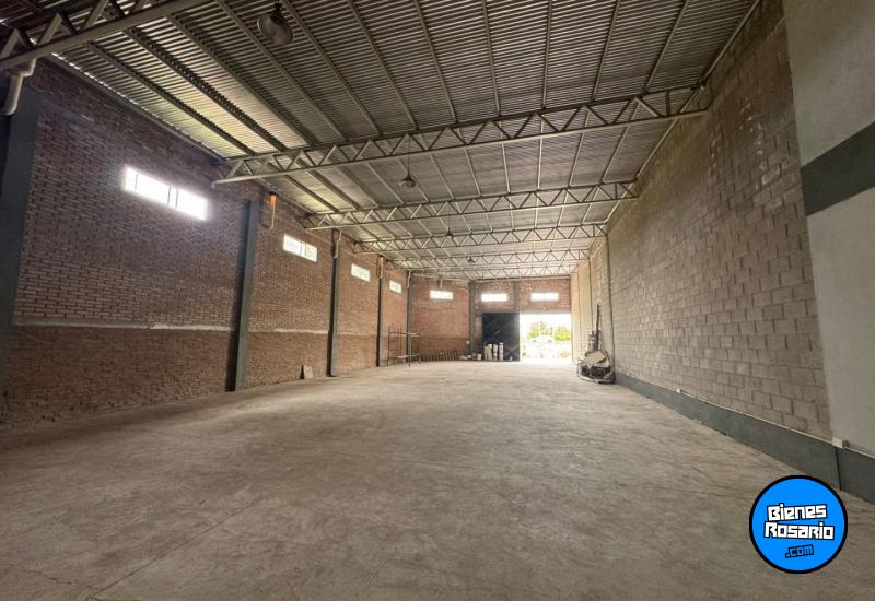 Galpones / Depósitos - Roldan - Venta