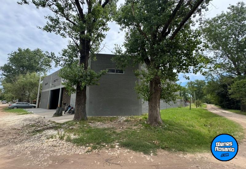 Galpones / Depósitos - Roldan - Venta