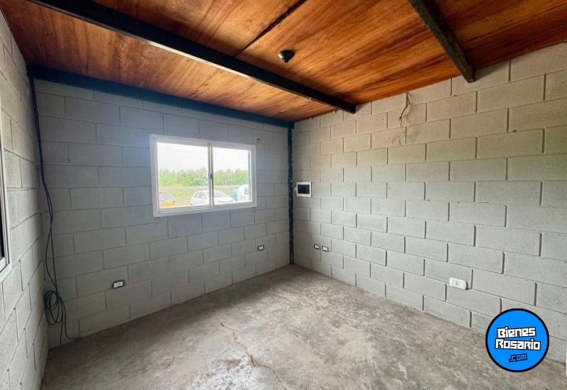 Galpones / Depósitos - Roldan - Venta