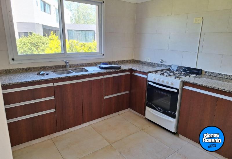 Casas - Rosario -  Alquiler