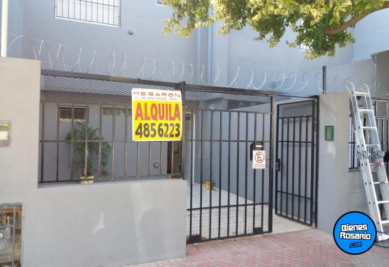 Casas - Rosario -  Alquiler