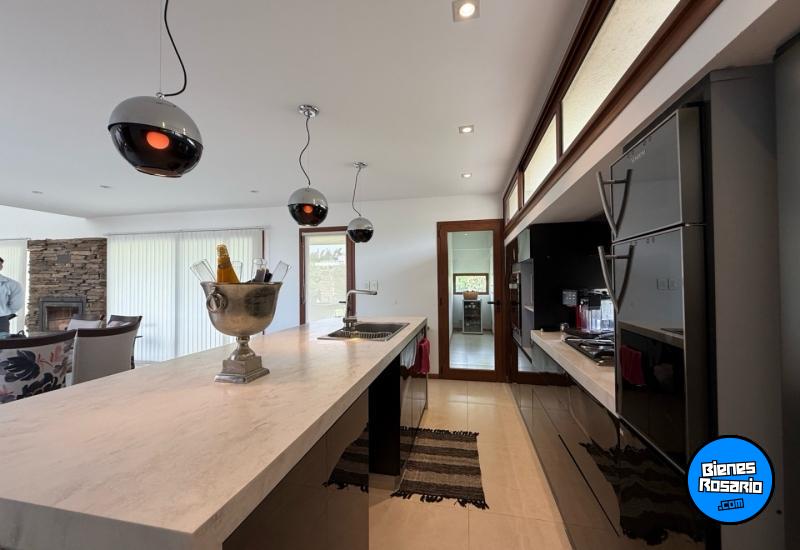 Casas - Funes - Venta