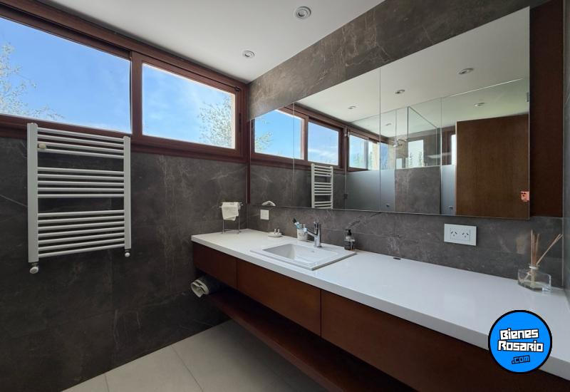 Casas - Funes - Venta