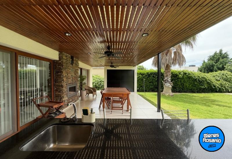 Casas - Funes - Venta