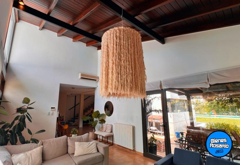 Casas - Funes - Venta