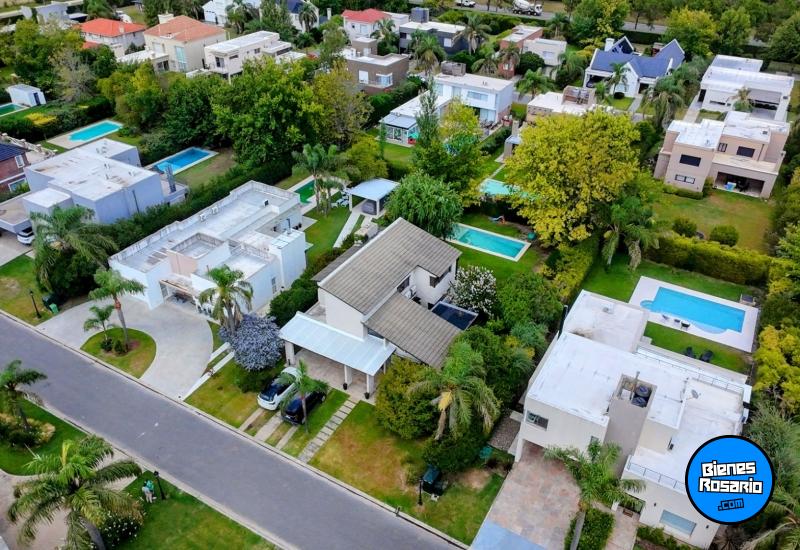 Casas - Funes - Venta