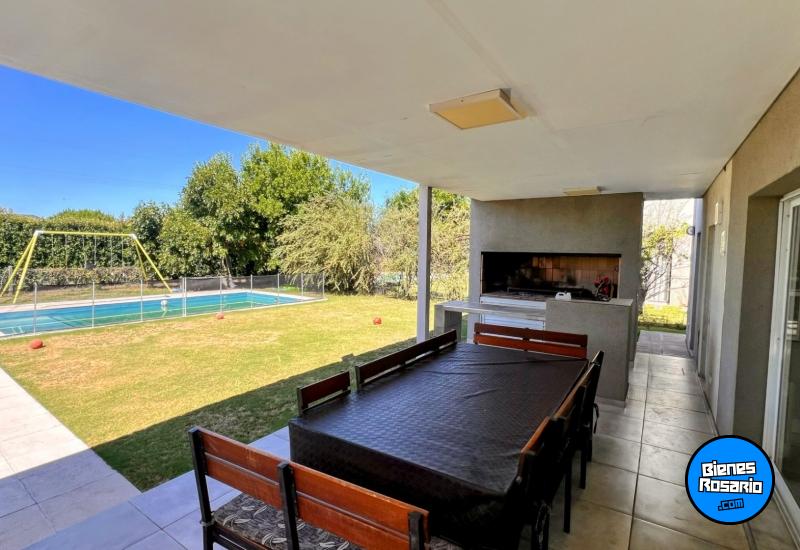 Casas - Funes -  Alquiler