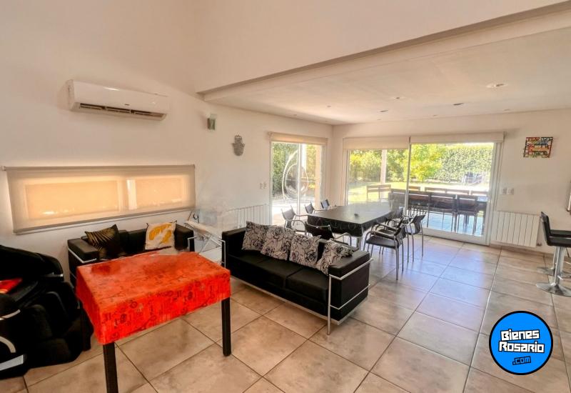 Casas - Funes -  Alquiler