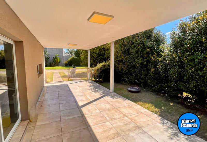 Casas - Funes -  Alquiler