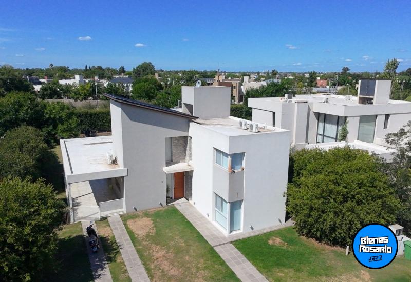 Casas - Funes -  Alquiler