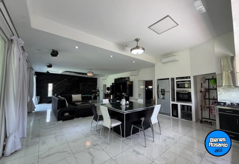 Casas - Rosario -  Alquiler