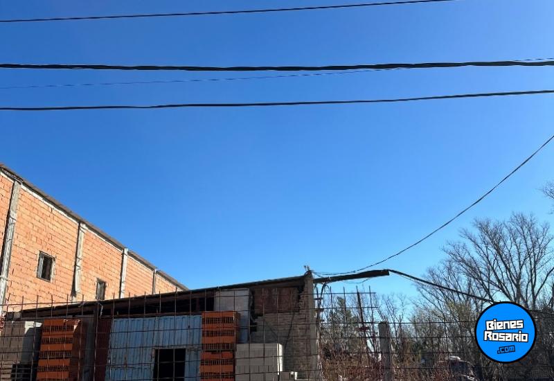 Galpones / Dep贸sitos - Roldan - Alquiler