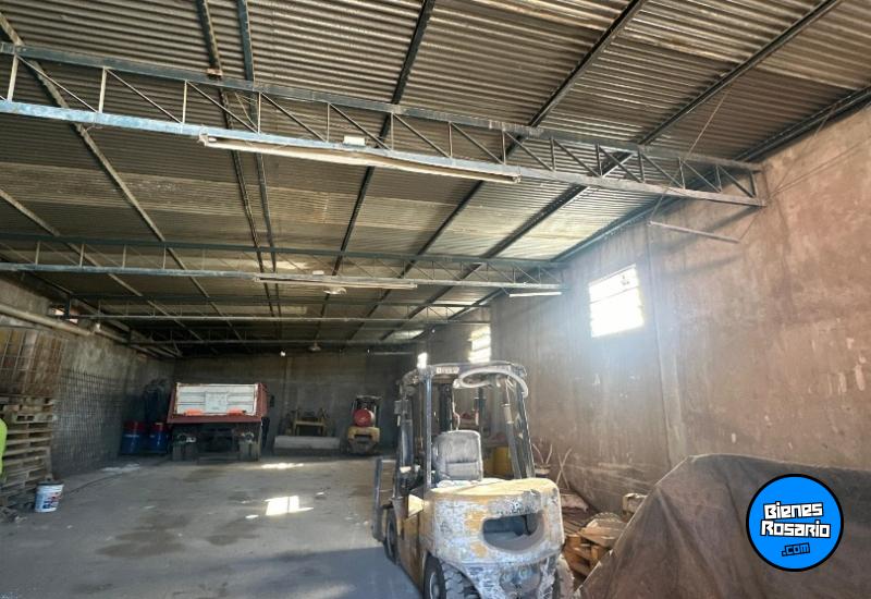 Galpones / Dep贸sitos - Roldan - Alquiler