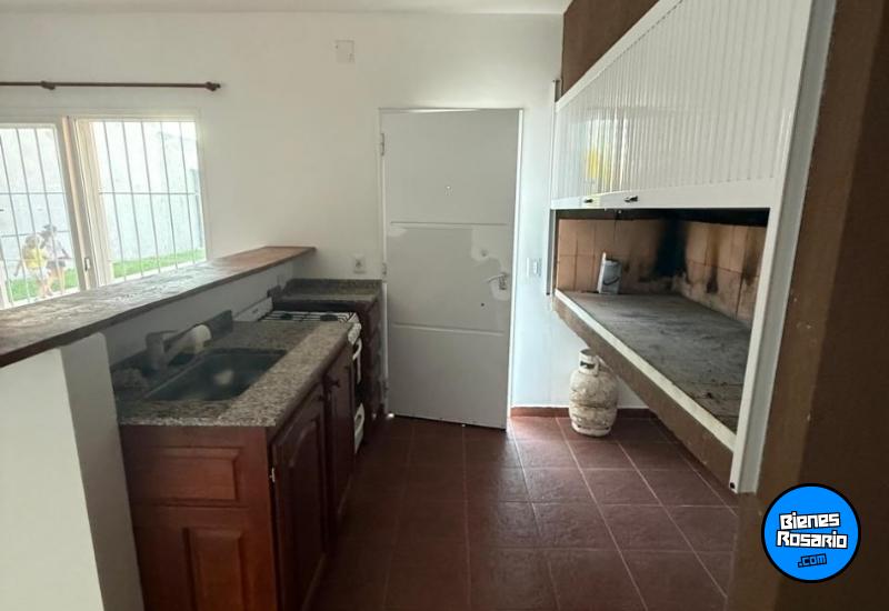 Casas - Funes -  Alquiler