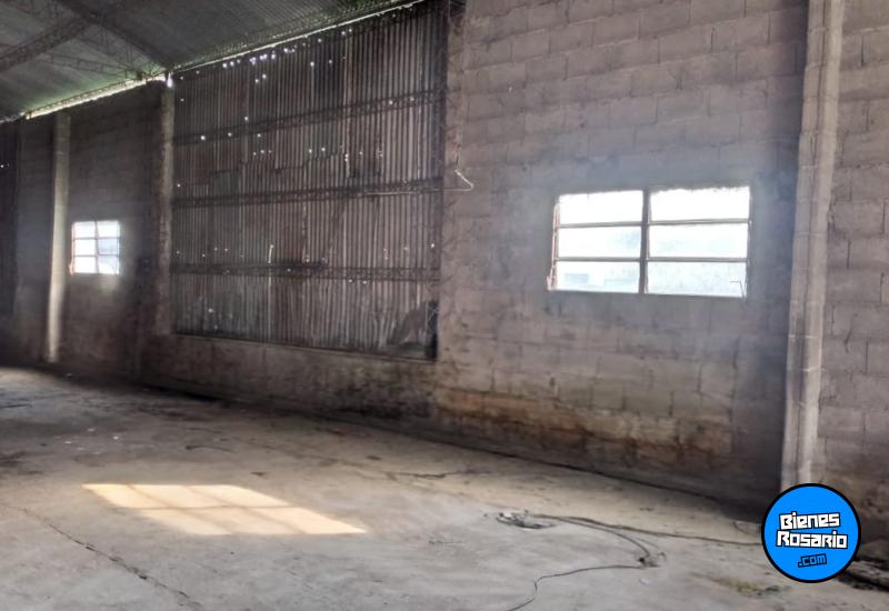 Galpones / Depósitos - Oliveros - Venta