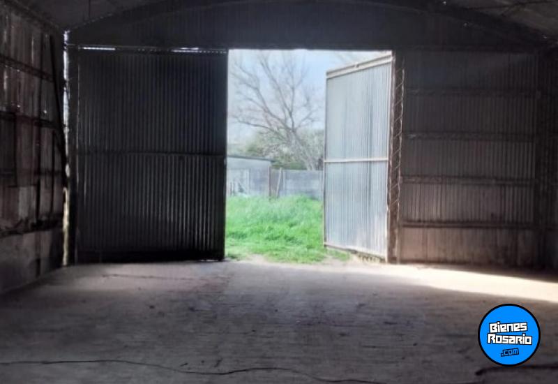 Galpones / Depósitos - Oliveros - Venta