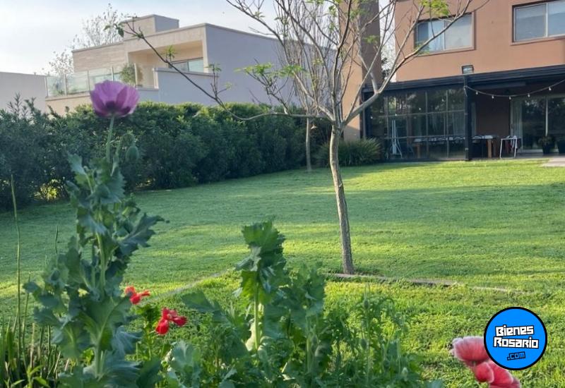 Casas - Funes - Venta