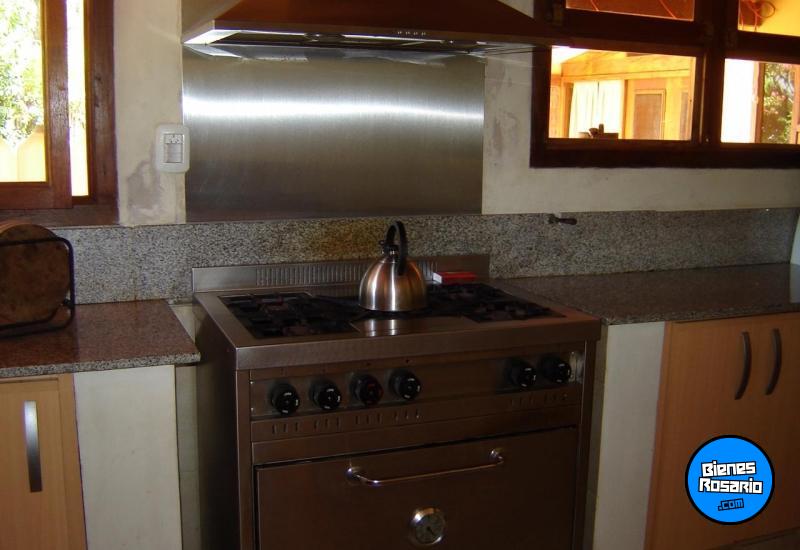 Casas - Funes -  Alquiler