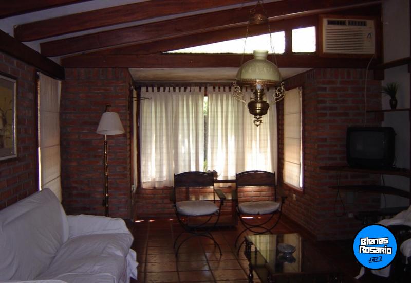 Casas - Funes -  Alquiler