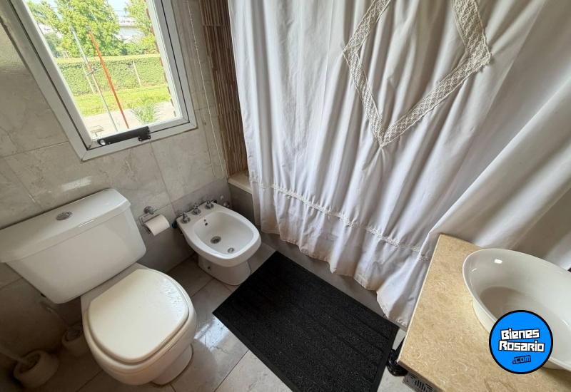 Casas - Rosario -  Alquiler