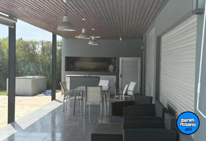 Casas - Funes - Venta
