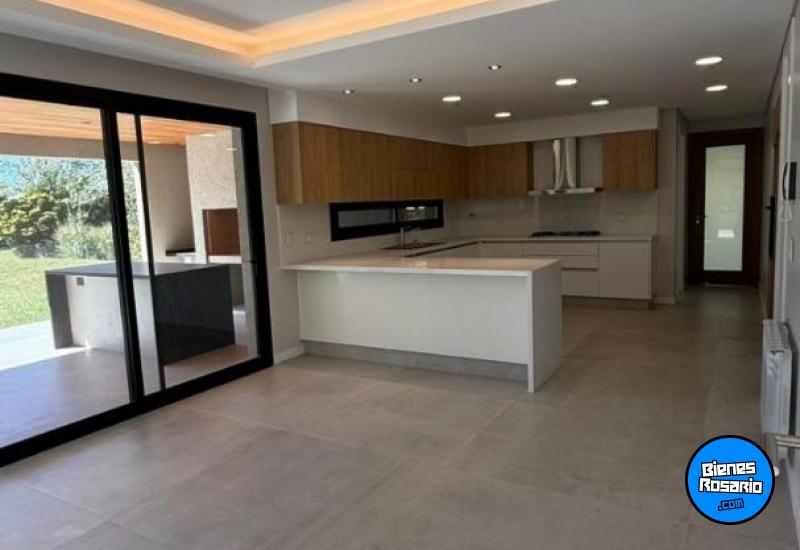 Casas - Funes - Venta