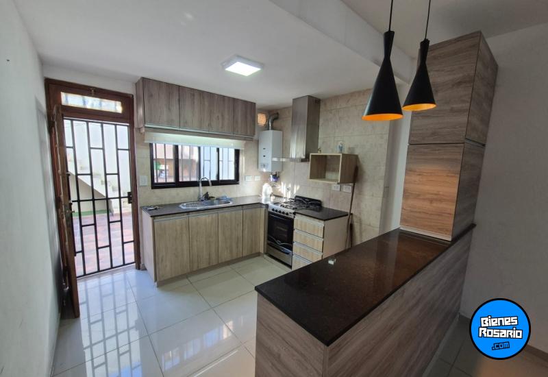 Casas - Rosario -  Alquiler
