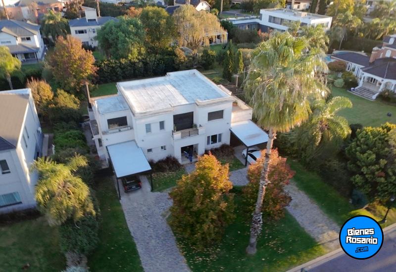 Casas - Funes - Venta