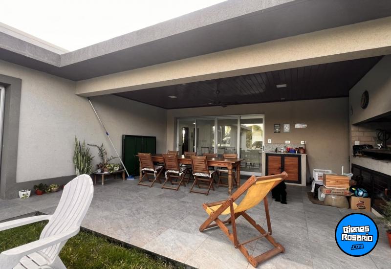 Casas - Funes - Venta
