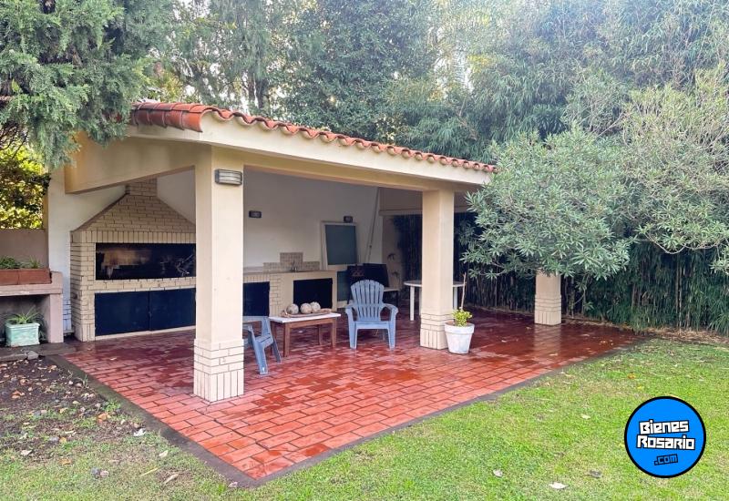Casas - Funes -  Alquiler