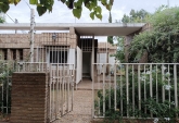 Casas - Uranga -  Alquiler